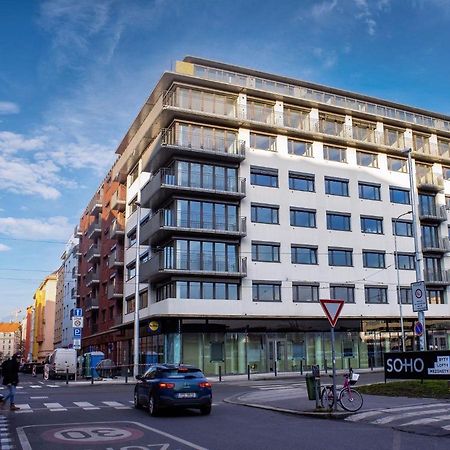 Tran Chien Apartment With Free Private Parking Praga Exterior foto