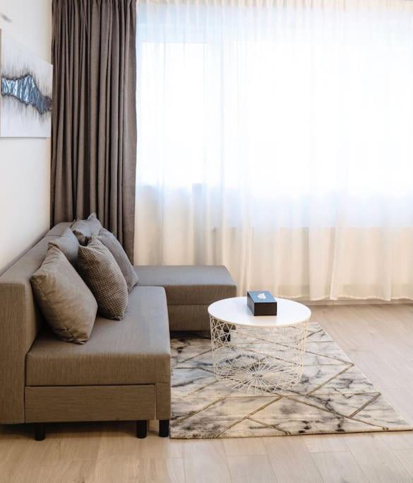 Tran Chien Apartment With Free Private Parking Praga Exterior foto