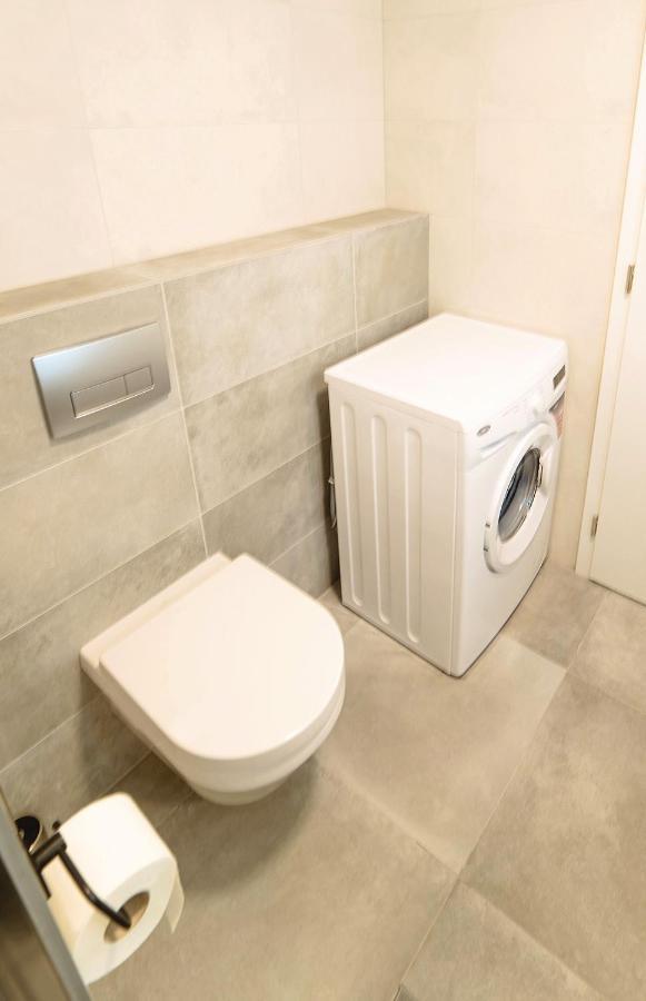 Tran Chien Apartment With Free Private Parking Praga Exterior foto